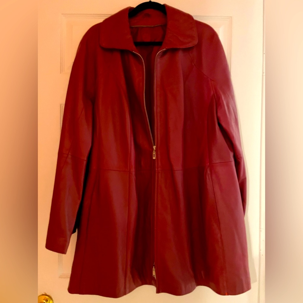 Beautiful 2X Red 3/4 length leather coat. This is very comfortable.